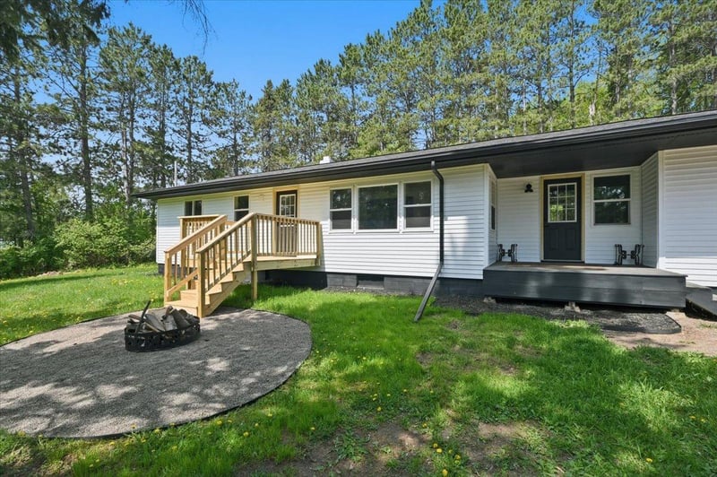 2253 Hay Lake Rd, Carlton, MN 55718