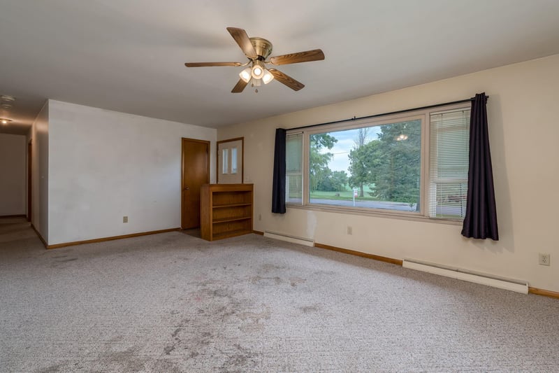 395 W Minnesota St, Le Center, MN 56057