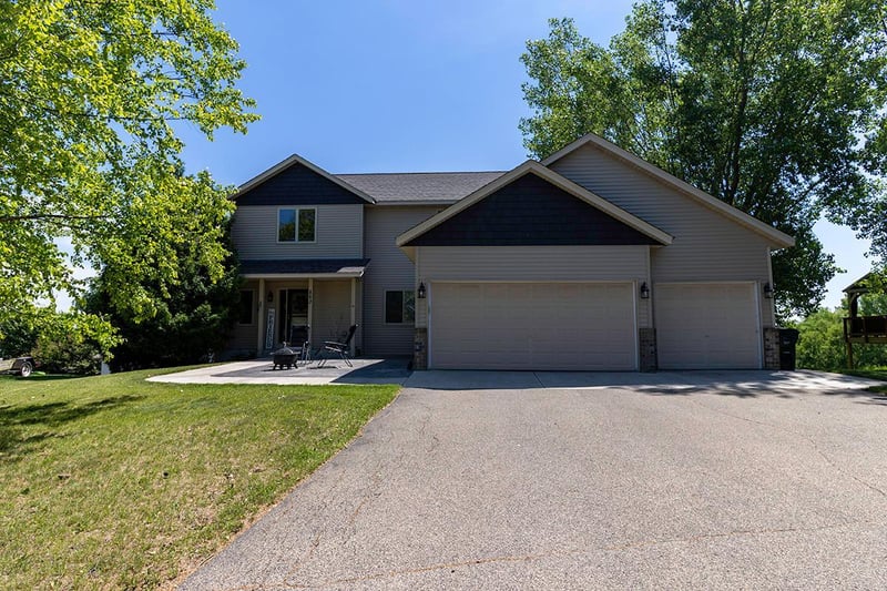 863 Florida St SW, Lonsdale, MN 55046