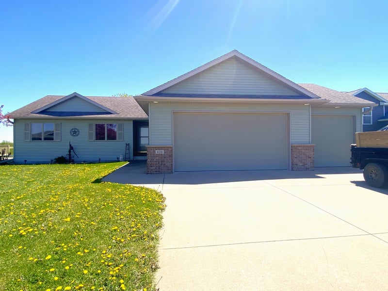 428 6th Ct SE, Dover, MN 55929