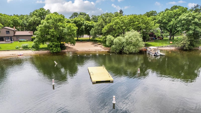 940 Hamlet Dr N, Avon, MN 56310
