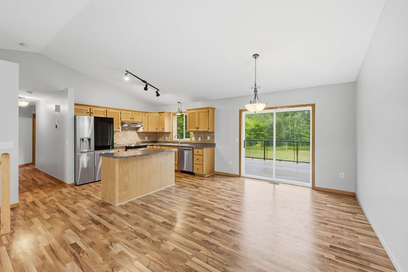 909 Winsome Way NE, Isanti, MN 55040