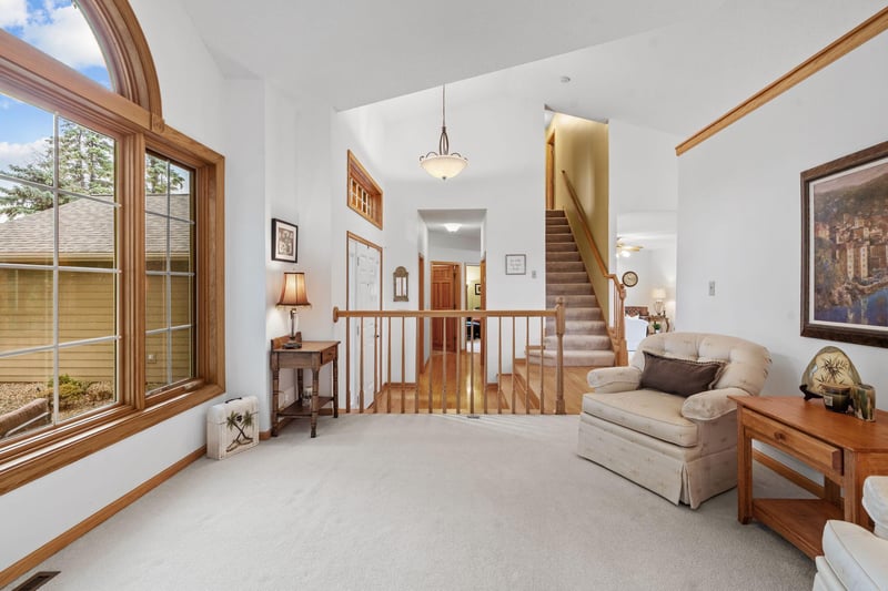550 Linden Ln, Lino Lakes, MN 55014