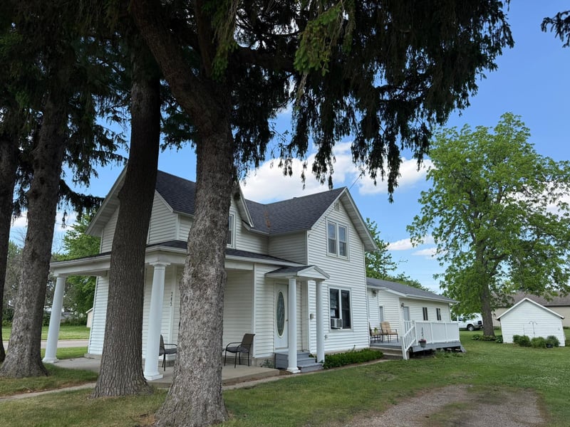 245 5th Ave NE, Blooming Prairie, MN 55917