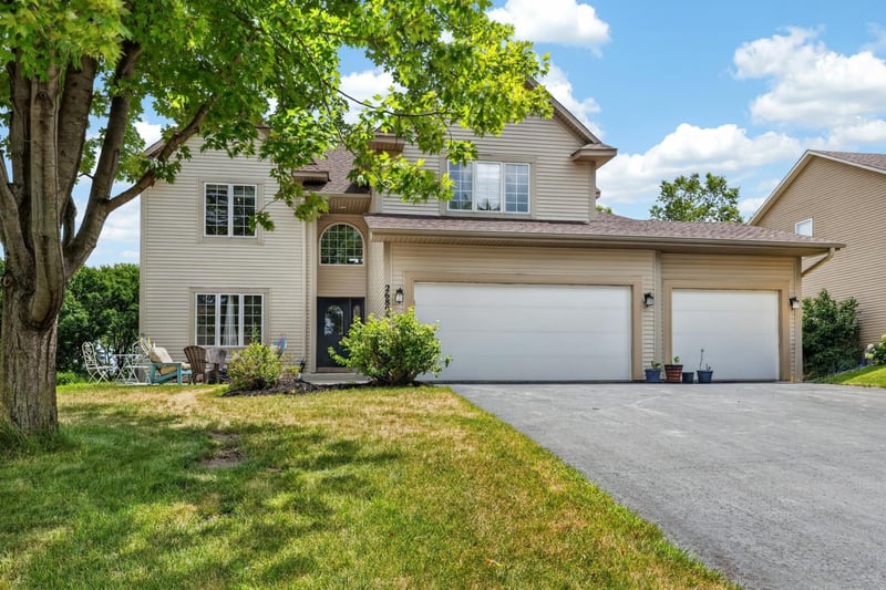 26895 Meadow Ridge Dr, Elko New Market, MN 55020