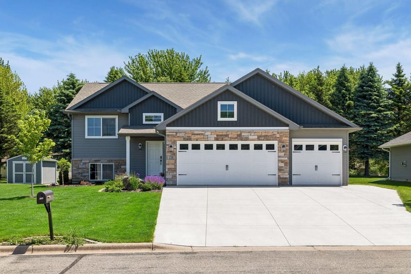 236 9th Ave Ct NW, Lonsdale, MN 55046