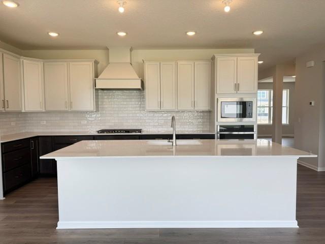 10574 Minnesota Ln, Maple Grove, MN 55369