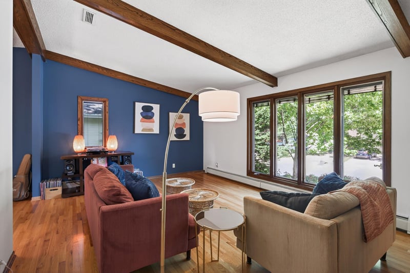 5590 Matterhorn Dr NE, Fridley, MN 55432