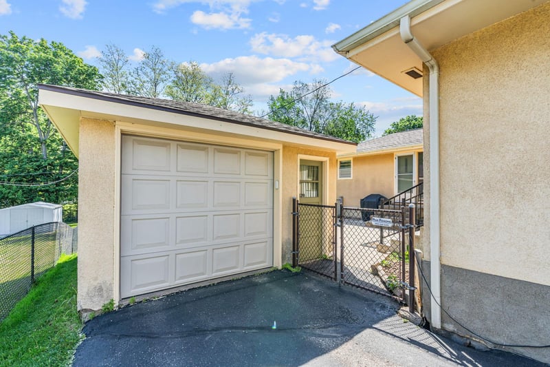 845 Spencer St S, Shakopee, MN 55379