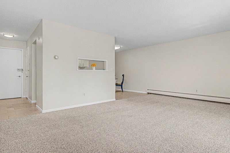 255 Westview Dr #111, West Saint Paul, MN 55118
