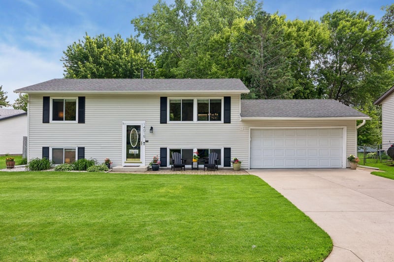 14015 39th Ave N, Plymouth, MN 55447
