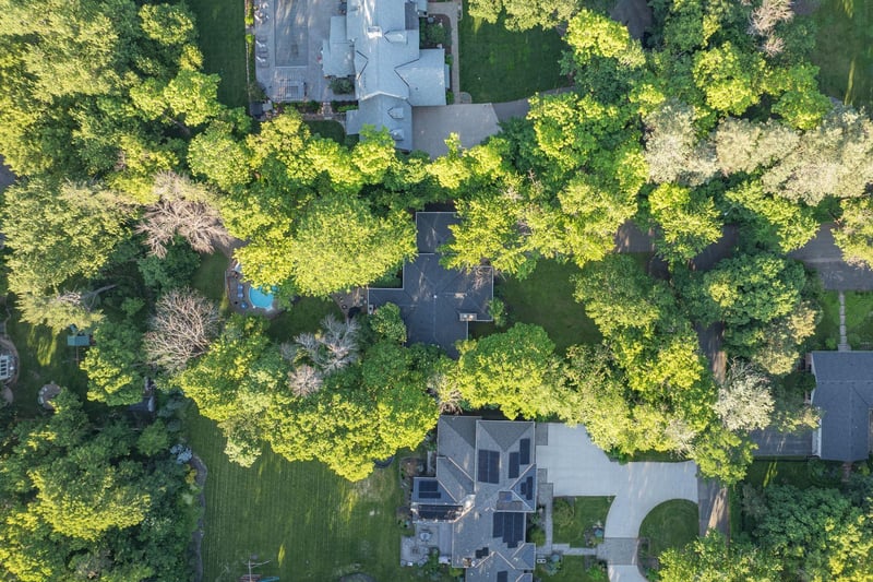 18150 Honeysuckle Ln, Wayzata, MN 55391