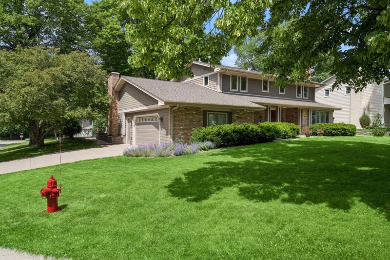6016 Olinger Cir, Edina, MN 55436