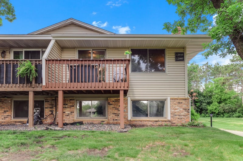 12000 71st Pl N, Maple Grove, MN 55369