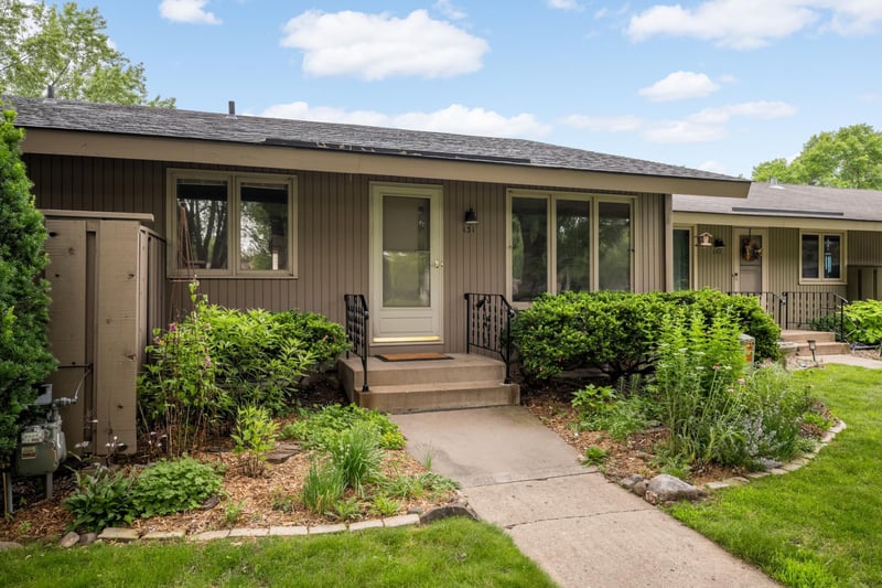 131 Windsor Ct, New Brighton, MN 55112