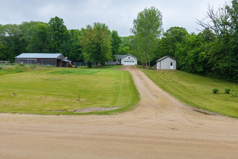34602 250th Ave, Erhard, MN 56534