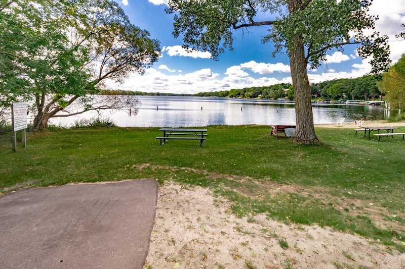 3431 Kent St #708, Shoreview, MN 55126
