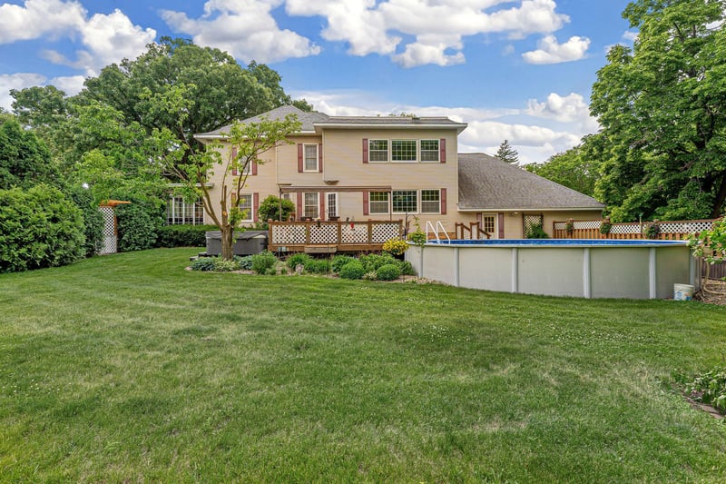 821 E Elm Ave, Waseca, MN 56093