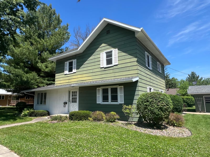 109 E Luella St, Le Roy, MN 55951