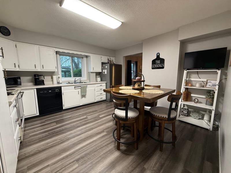 109 E Luella St, Le Roy, MN 55951