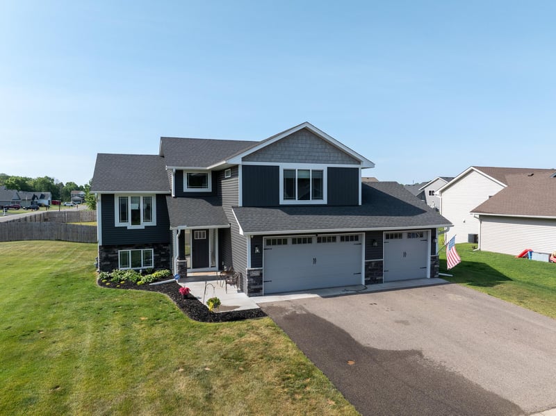 8255 384th Trl, North Branch, MN 55056