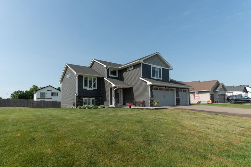 8255 384th Trl, North Branch, MN 55056