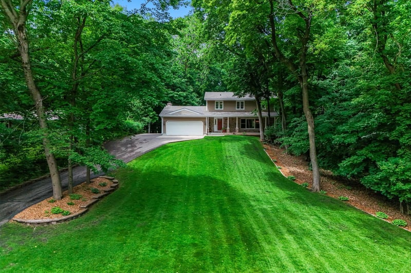 3924 Tonkawood Rd, Minnetonka, MN 55345