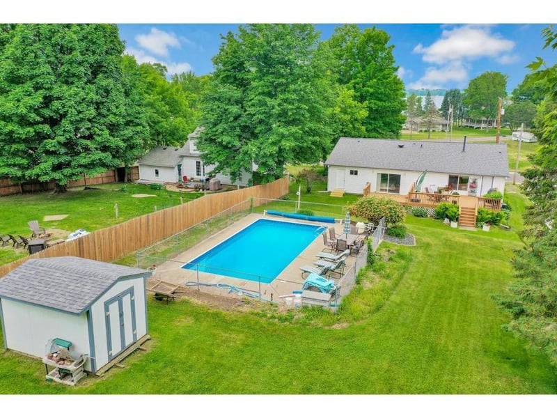 30325 Elm St, Lindstrom, MN 55045