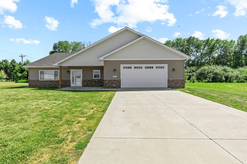 801 Congress St W, Maple Lake, MN 55358