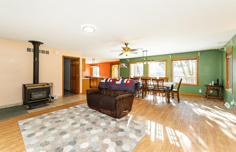 24413 Pickwick Loop Rd, Winona, MN 55987