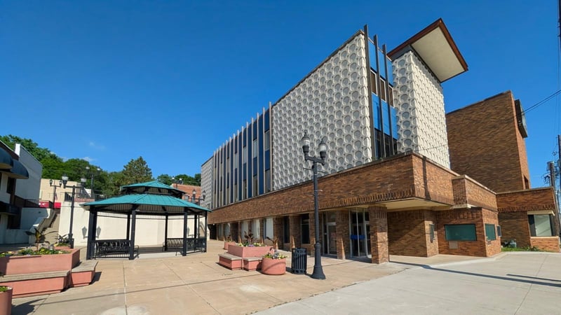101 S 1st St, Montevideo, MN 56265