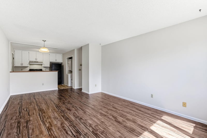 8642 S Maplebrook Cir, Brooklyn Park, MN 55445