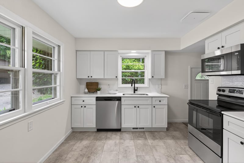 558 Arlington Ave E, Saint Paul, MN 55130