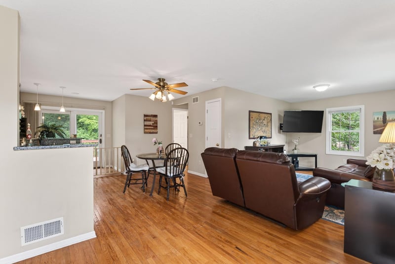 2390 Chateau Ln, Mound, MN 55364