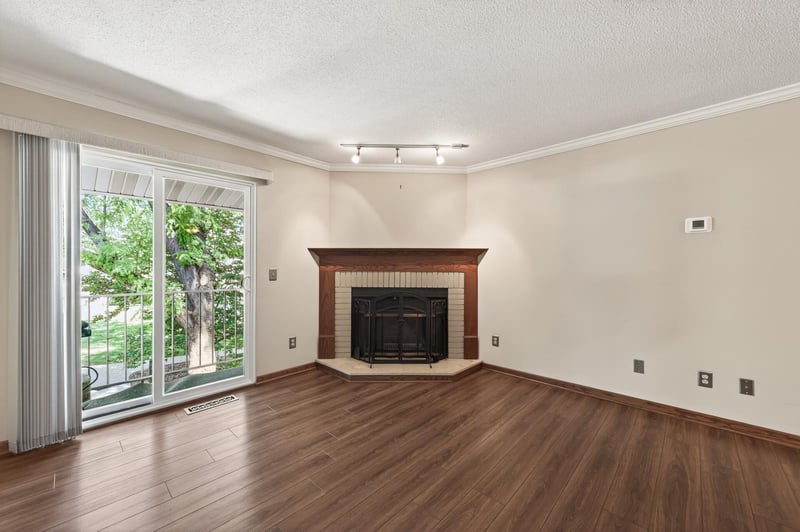 2296 Benson Ave #G, Saint Paul, MN 55116