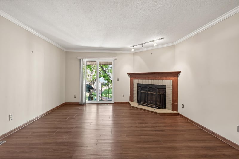 2296 Benson Ave #G, Saint Paul, MN 55116