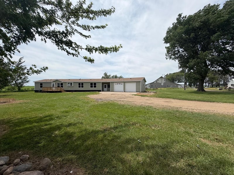 27229 State Highway 264, Worthington, MN 56187