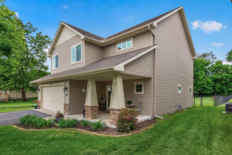 837 Boldt St, Chaska, MN 55318