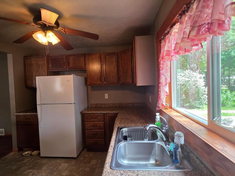 321 Sioux St, Holland, MN 56139