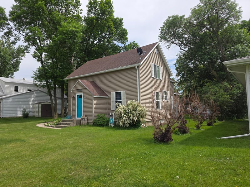 321 Sioux St, Holland, MN 56139