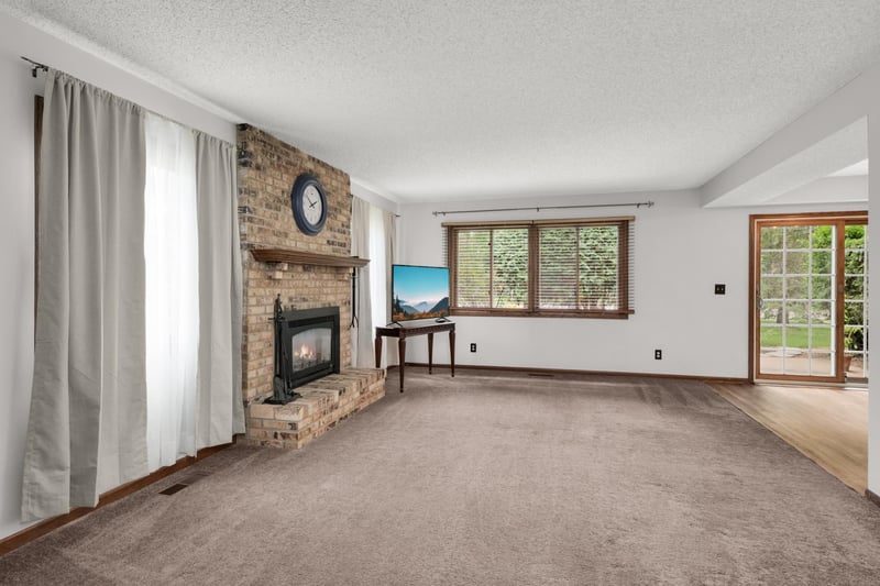 7111 Robinwood Bay, Woodbury, MN 55125
