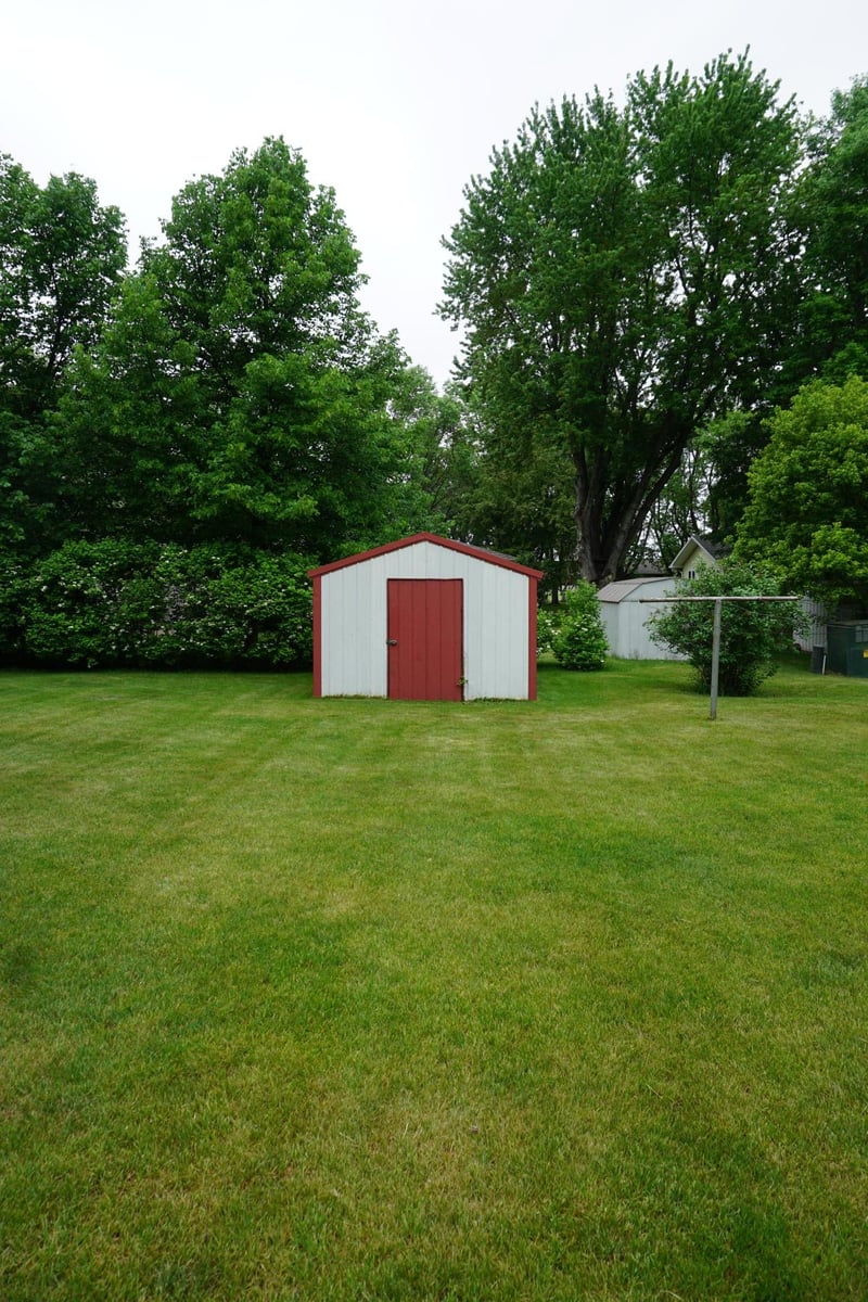 405 10th St SE, Barnesville, MN 56514