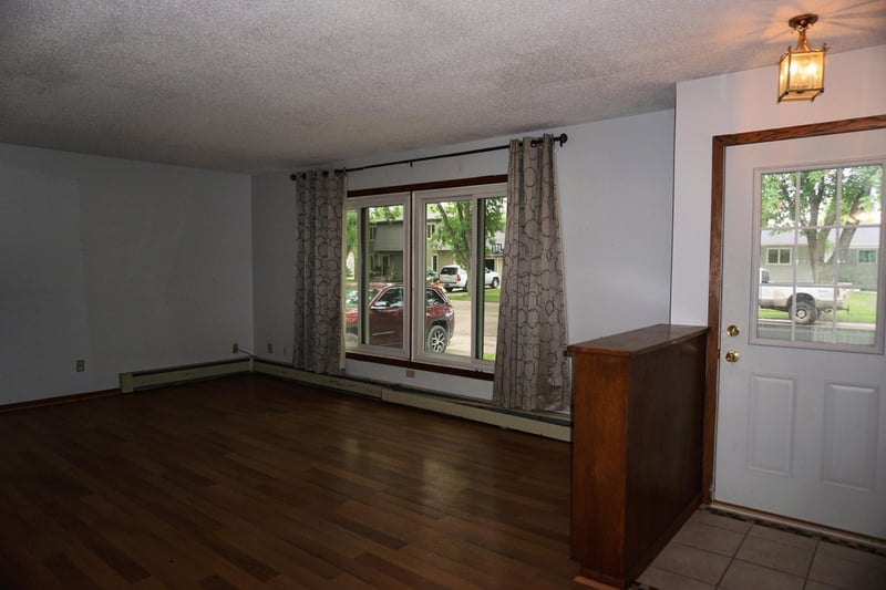 405 10th St SE, Barnesville, MN 56514