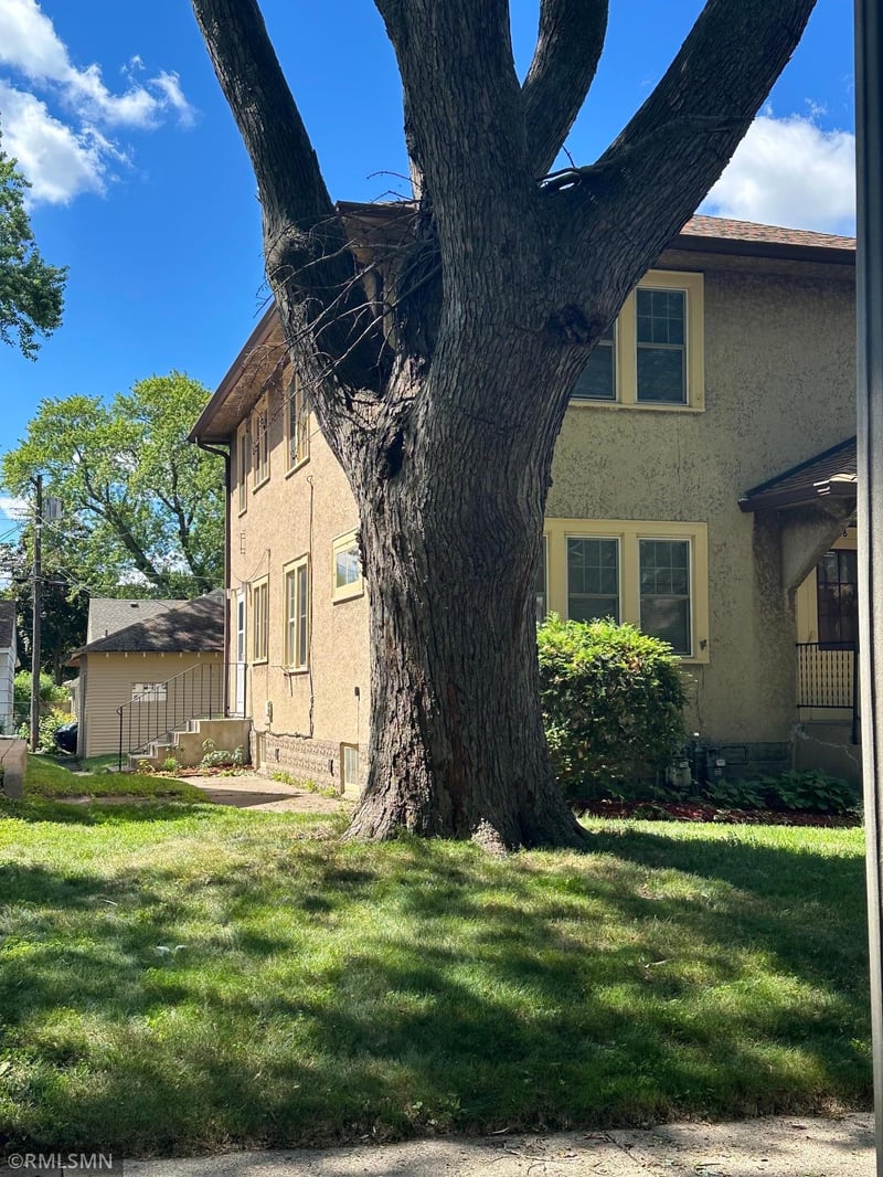2196 Eleanor Ave, Saint Paul, MN 55116