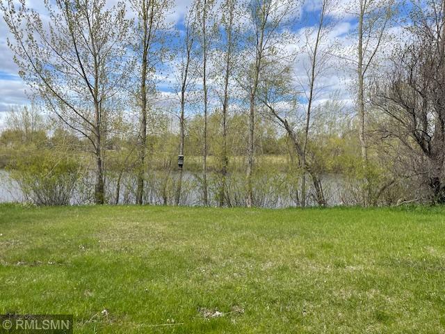 1555 9th Ave, Hutchinson, MN 55350