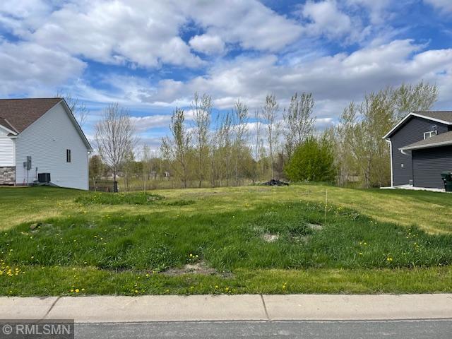 1555 9th Ave, Hutchinson, MN 55350