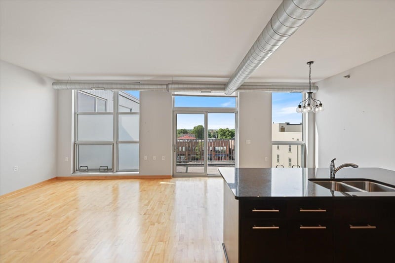 1211 Lagoon Ave #510, Minneapolis, MN 55408