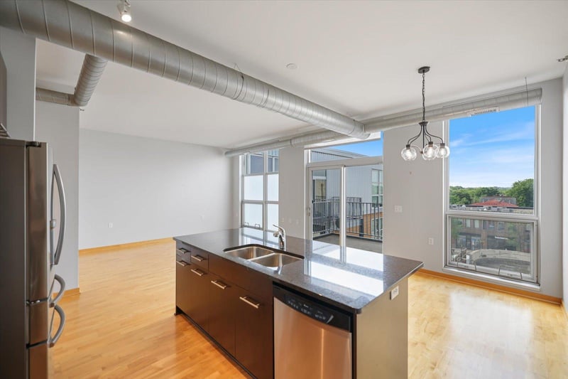 1211 Lagoon Ave #510, Minneapolis, MN 55408