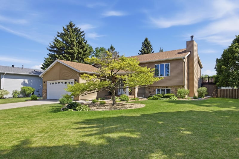 603 34th Ave S, Moorhead, MN 56560