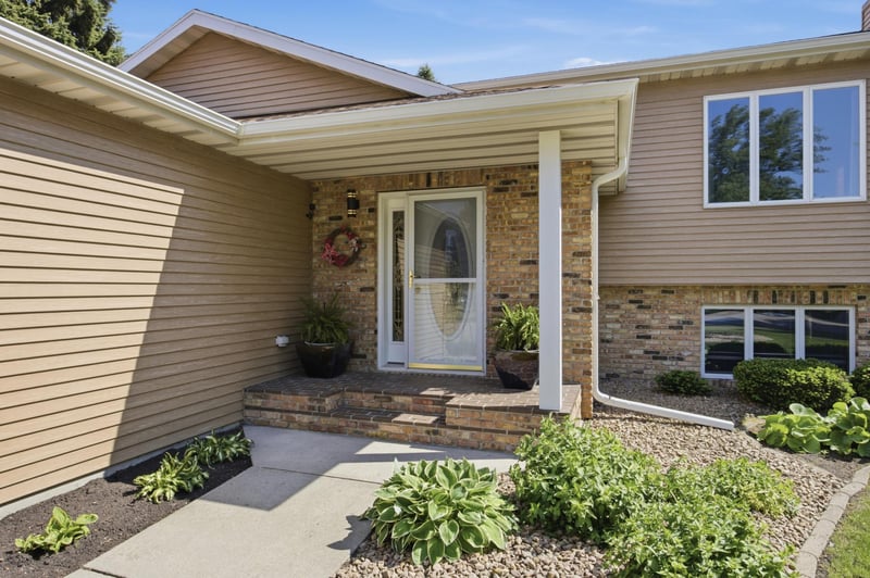 603 34th Ave S, Moorhead, MN 56560